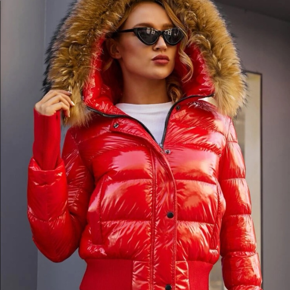 Red coat - Picture 2 of 2